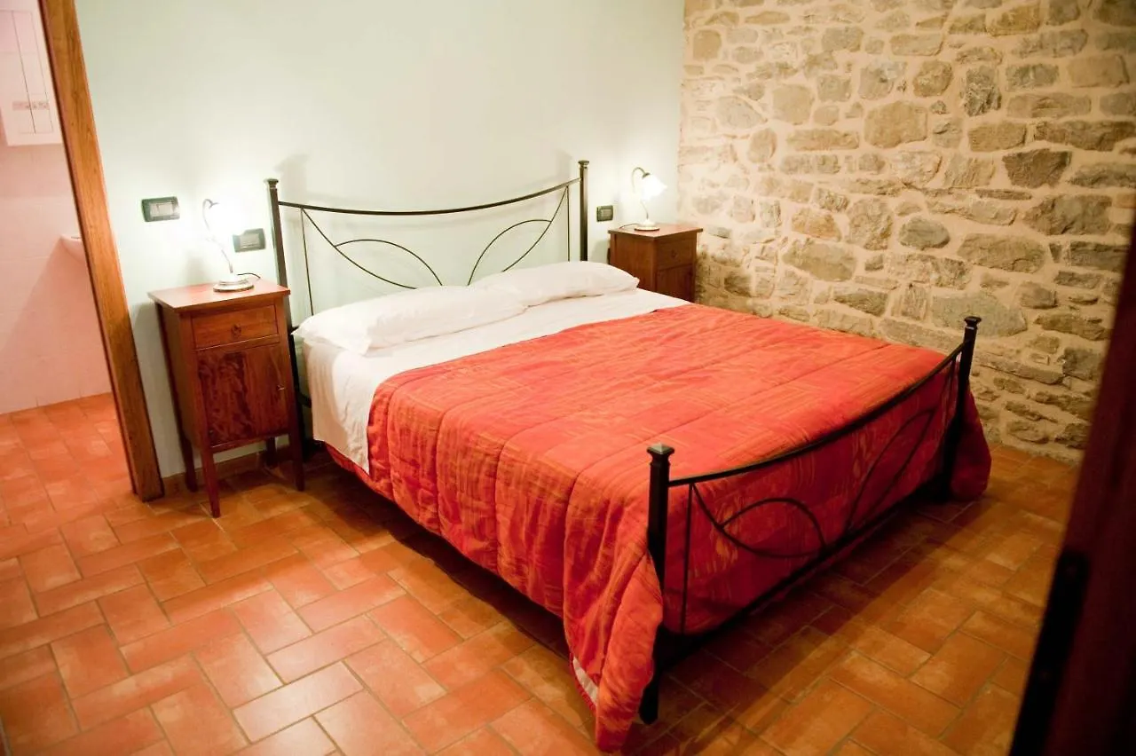 Charming Apartment In Caprese Michelangelo, Shared Pool. アレッツォ