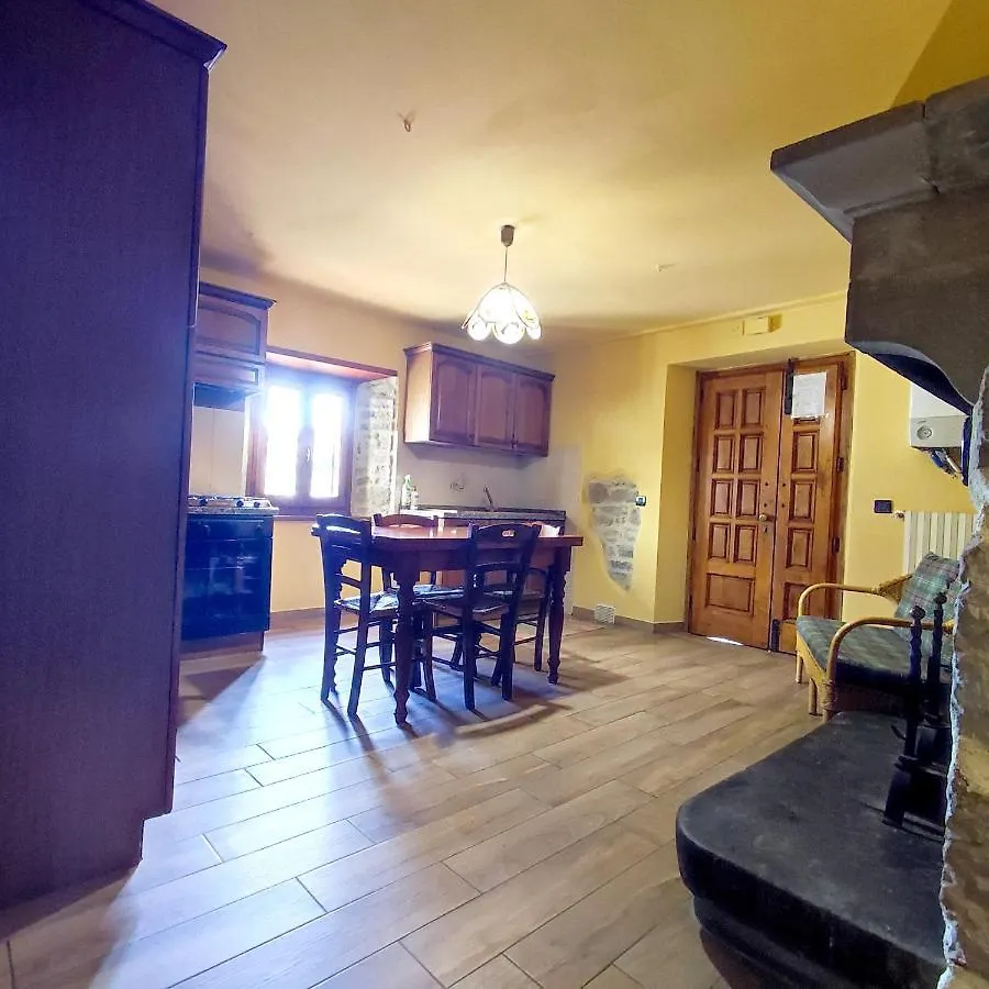 Charming Apartment In Caprese Michelangelo, Shared Pool. アレッツォ