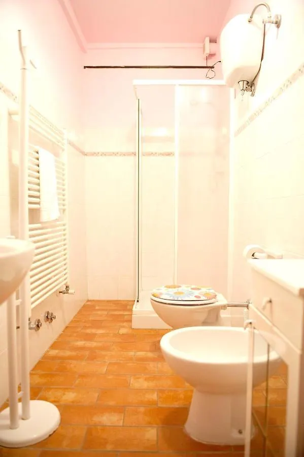 Charming Apartment In Caprese Michelangelo, Shared Pool. アレッツォ イタリア